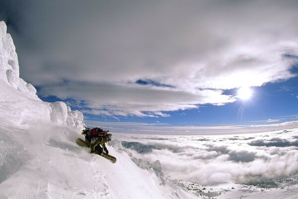 Montagna. Sole. Molta neve