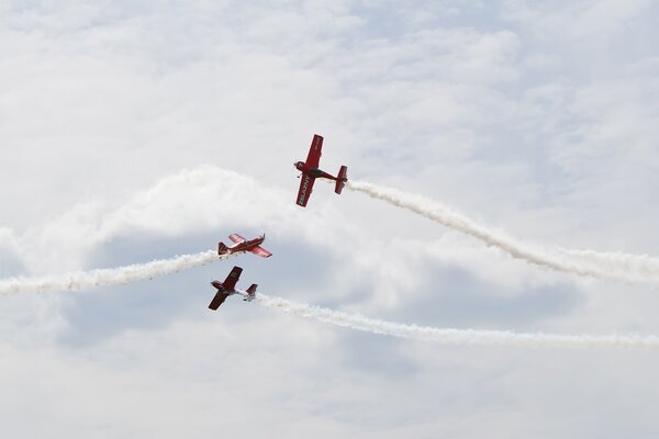 Pilotos muestran sus habilidades