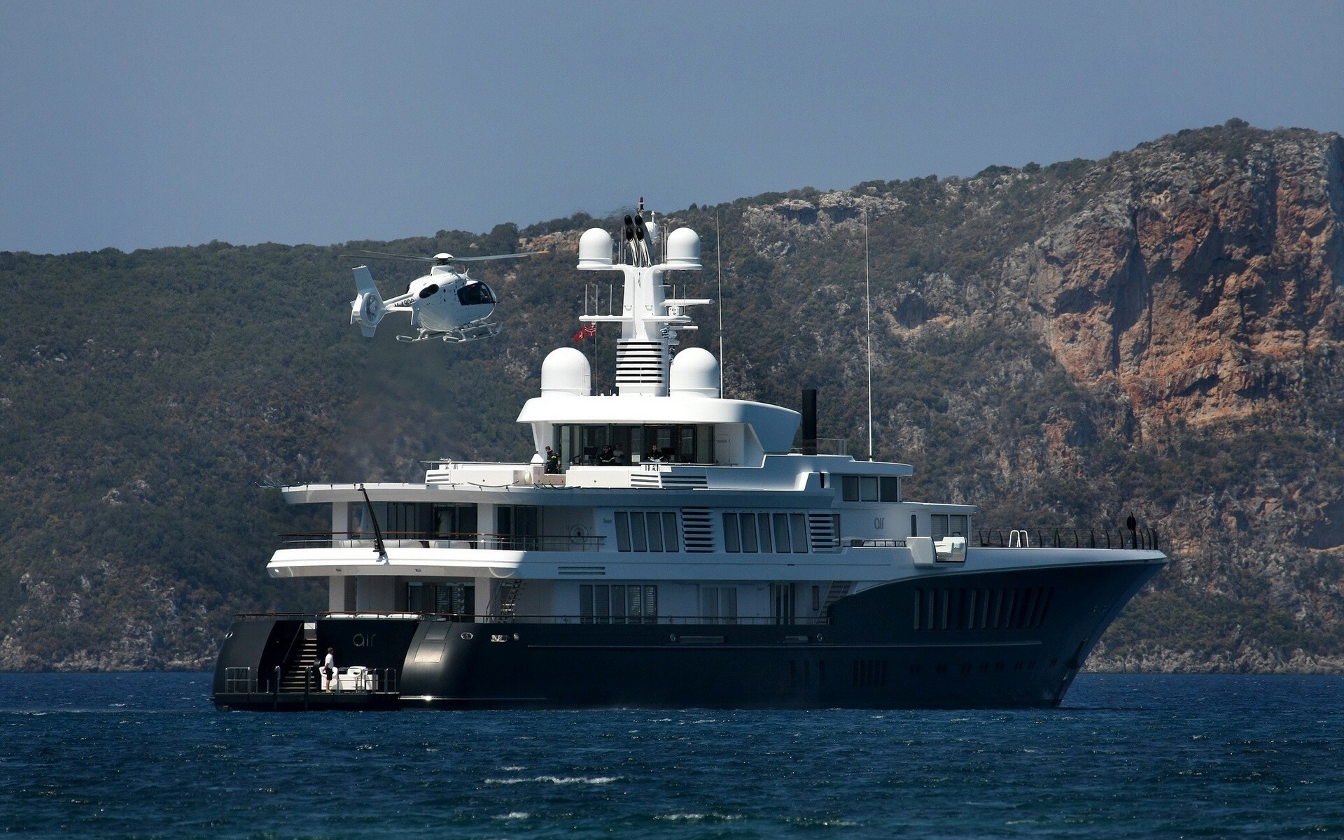 elicottero grecia yacht rocce