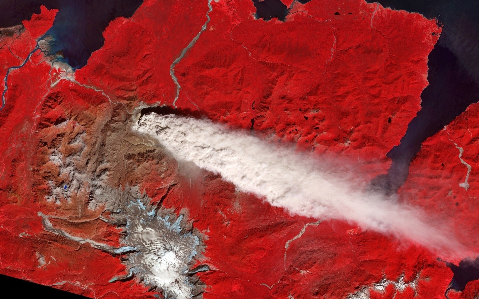 erupción humo altitud volcán tierra