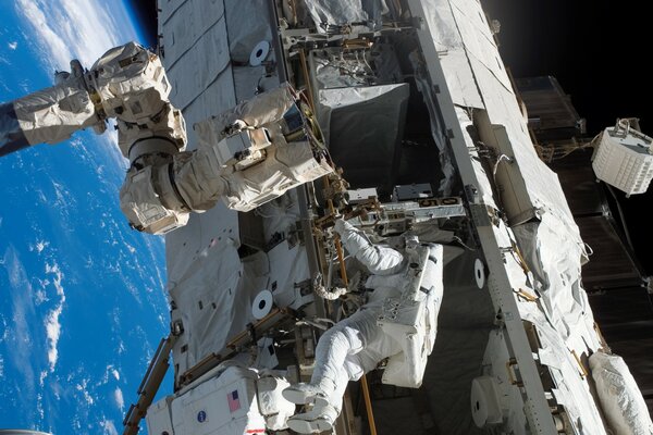 Astronauci w galaktyce bez granic