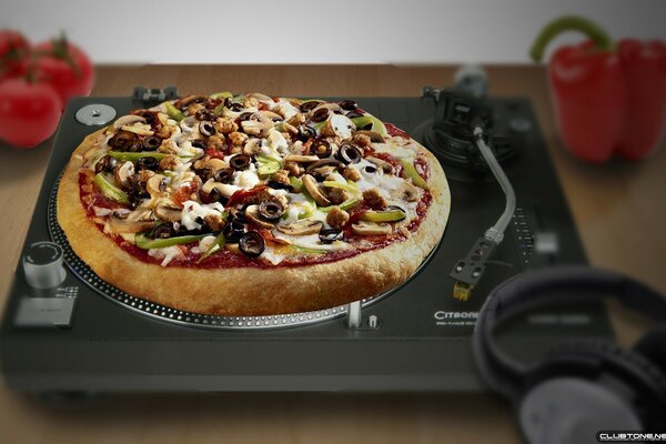 Pizza on the music console