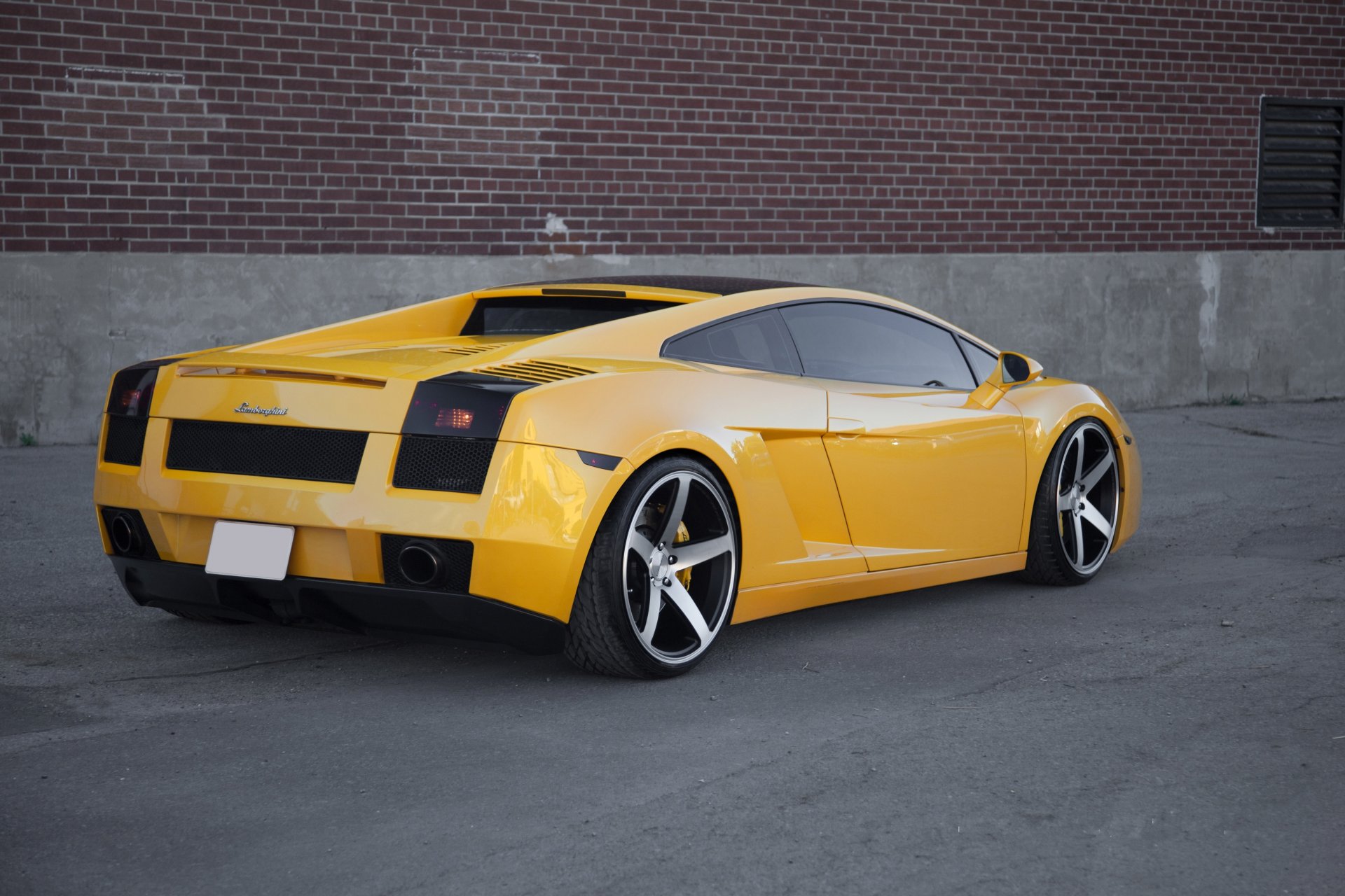 lamborghini gallardo lp560-4 желтый ламборгини галлардо вид сзади свет фар