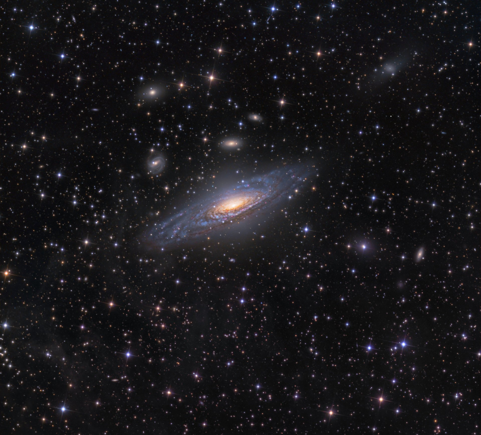 ngc7331 galaktyka spiralna przestrzeń gwiazdy