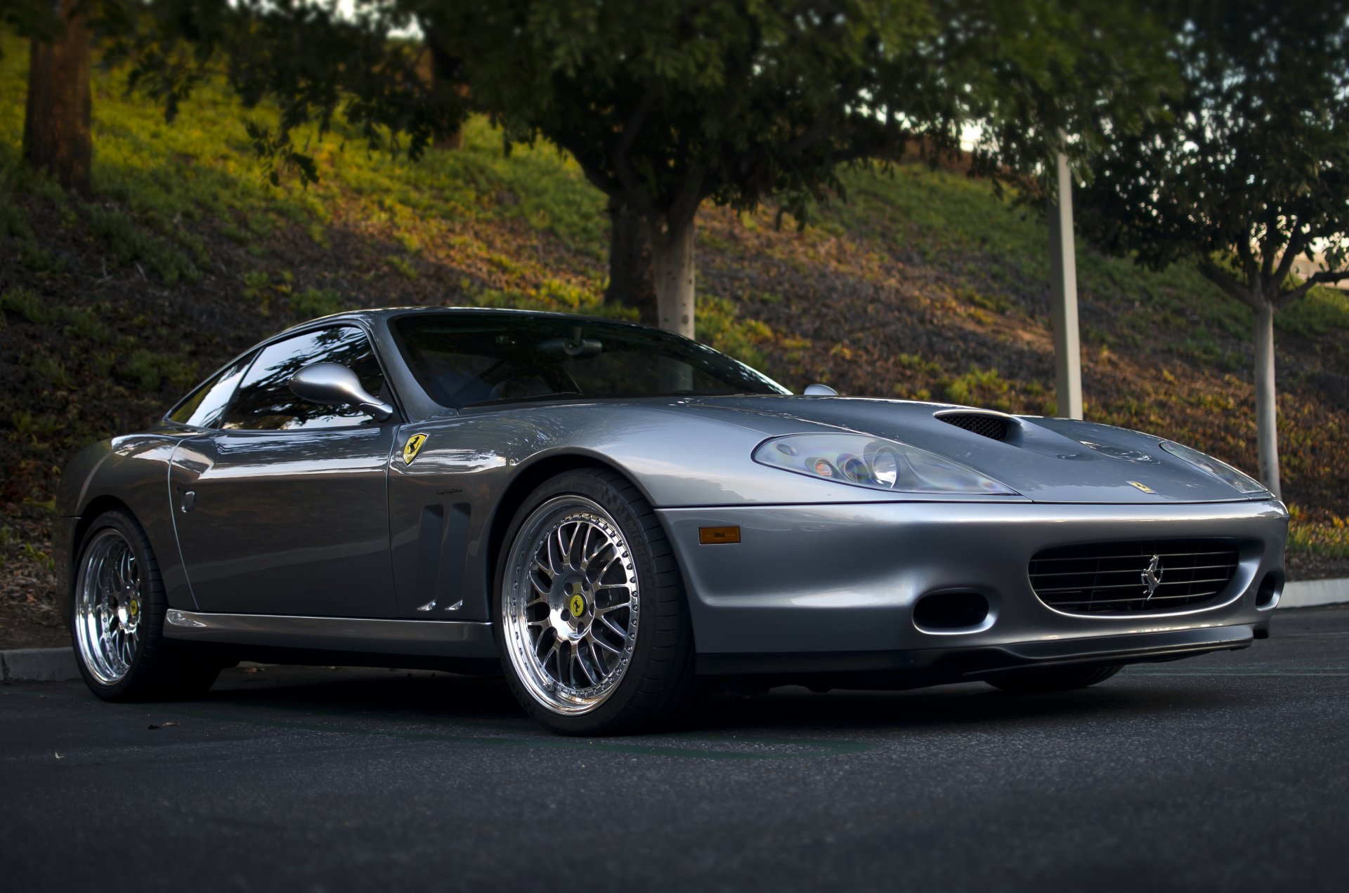 ferrari 575 maranello due posti sport auto tuning cerchi lucentezza