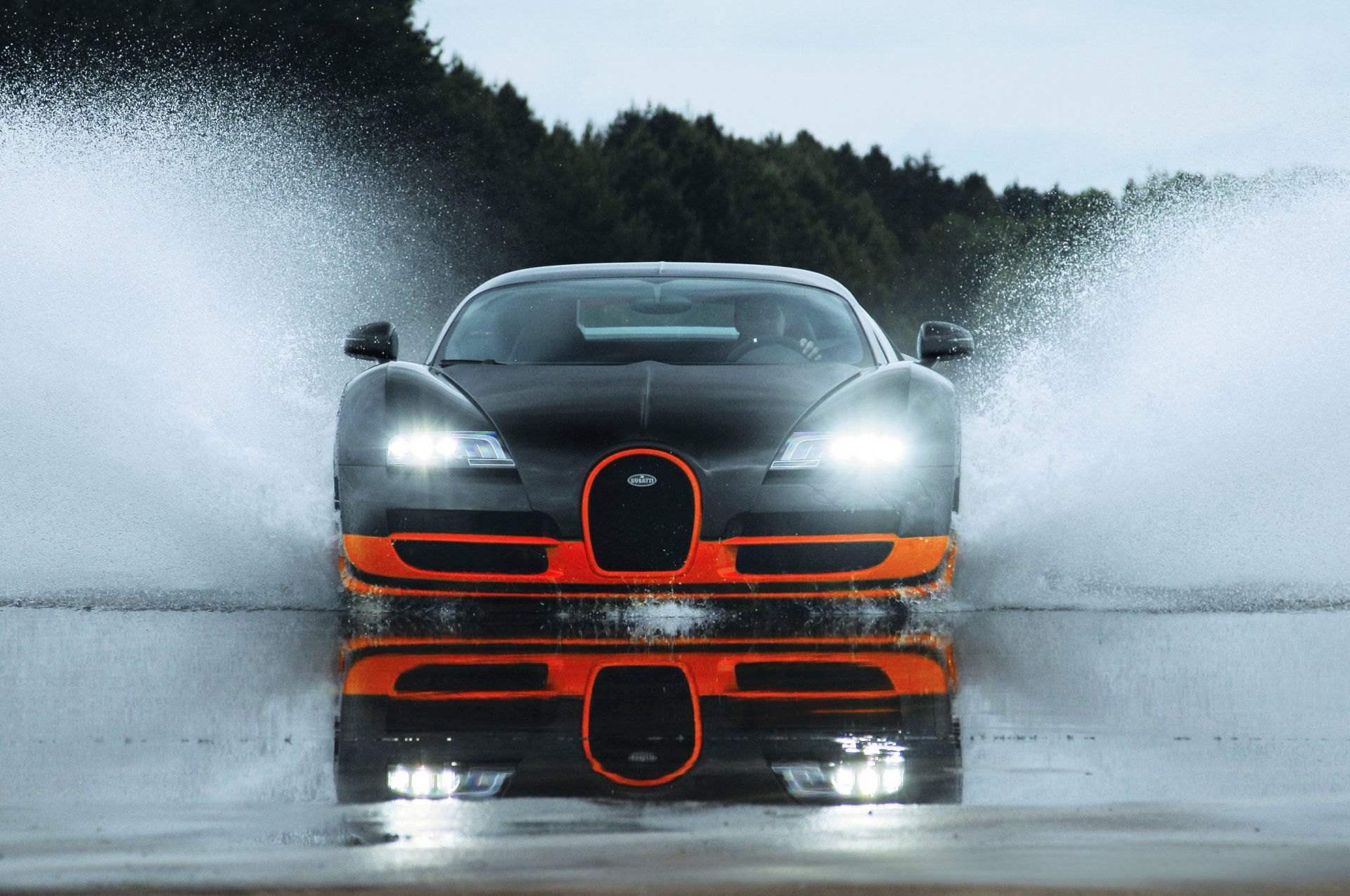 bugatti veyron super sport orange bildschirmschoner wasser nass bugatti veyron spritzen nass