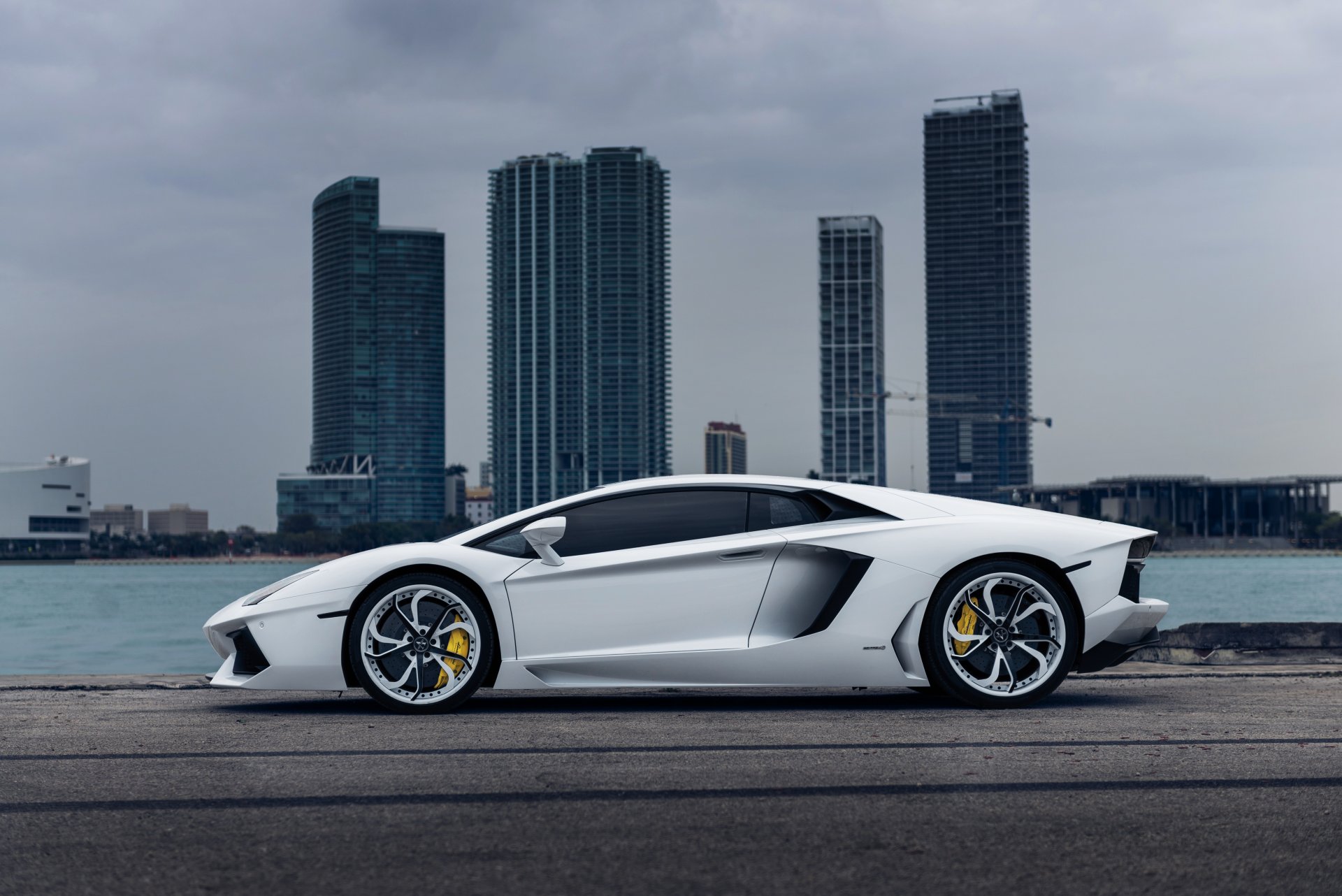 vellano mc lamborghini aventador biały