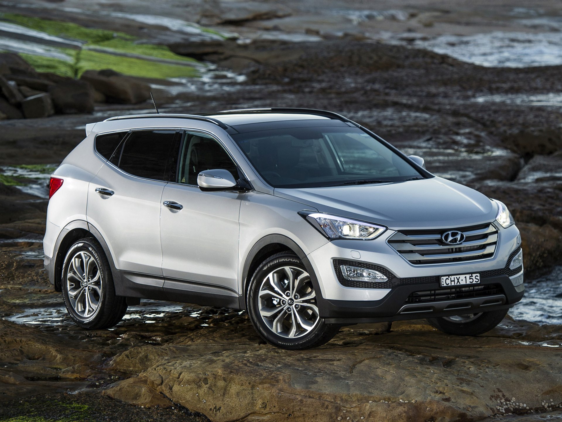 hyundai santa fe hyundai santa fe jeep crossover przód szary kamienie tło