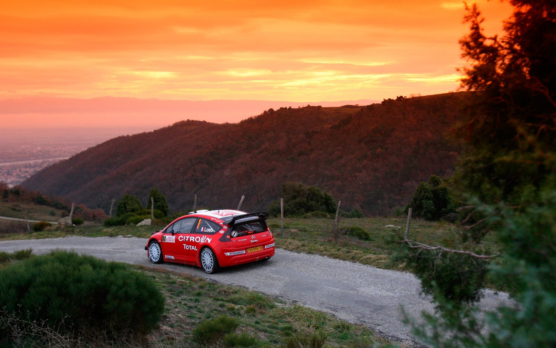 citroen c4 wrc rajd wzgórza zachód słońca rajd czerwony niebo