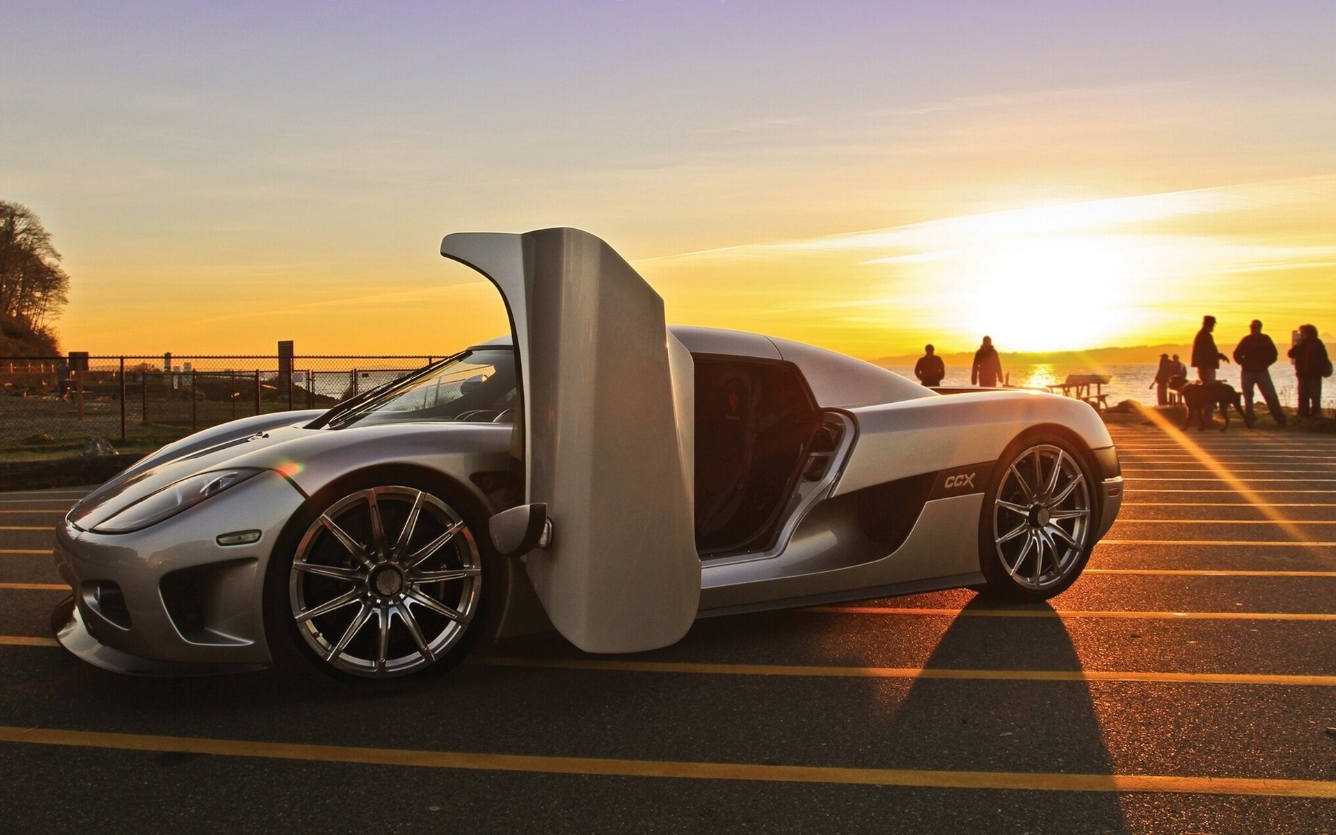 koenigsegg ccx coucher de soleil asphalte