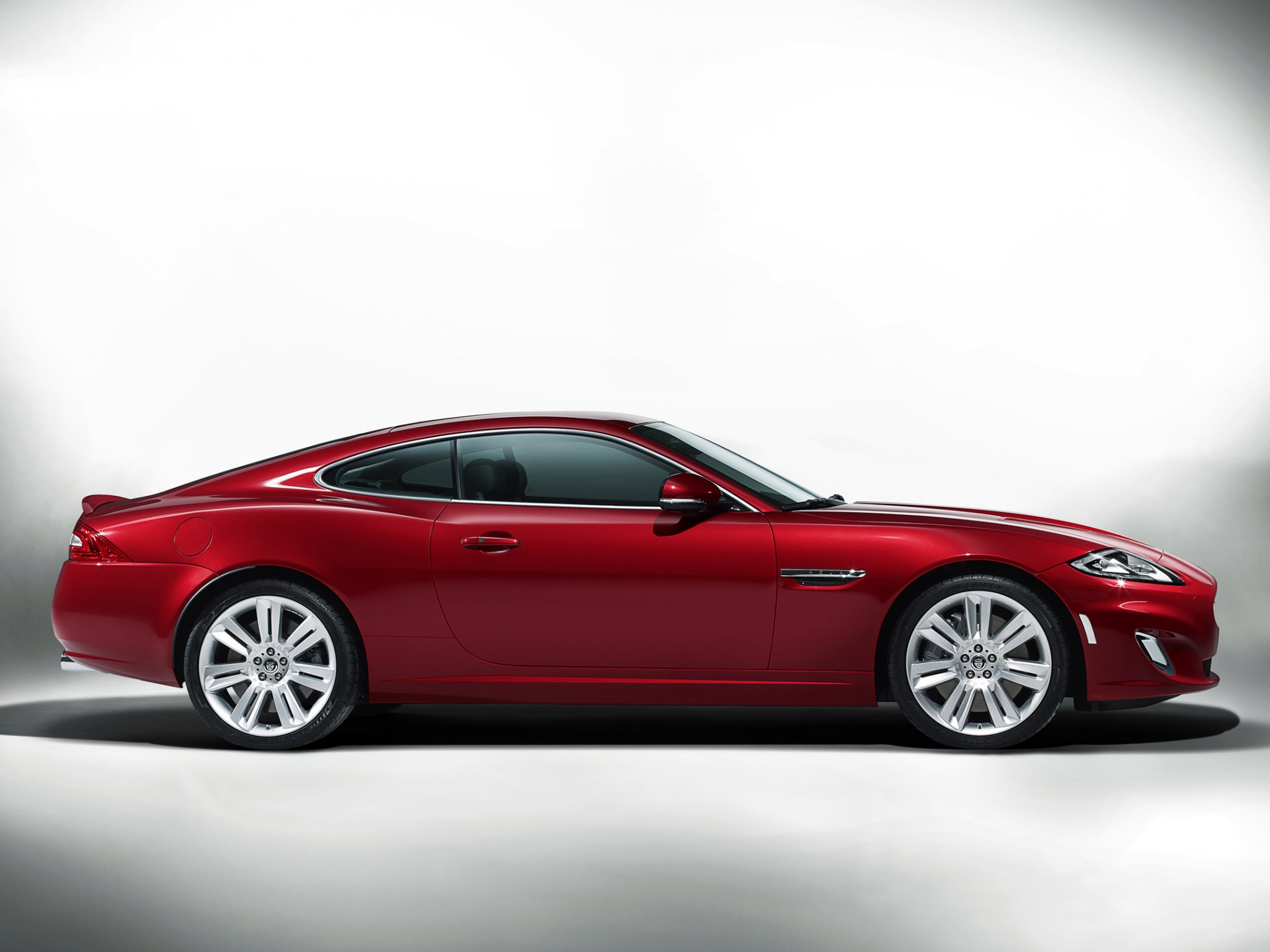 jaguar xkr coupe samochód kolor czerwony