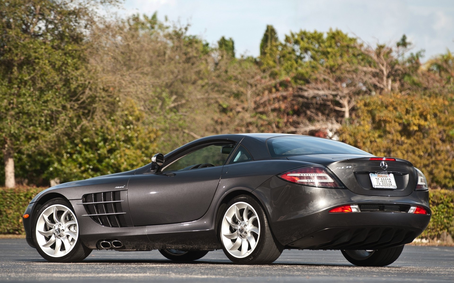 mercedes-benz slr mclaren mercedes cpr mclaren supercar rear view grey bushe