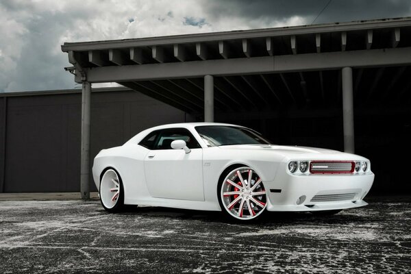 Dodge challenger, ein Auto, das nicht vergessen wird!