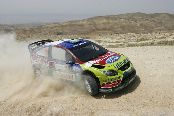 Ford partecipa al Rally raccogliendo polvere