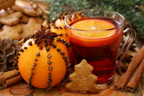 Gorgeous mulled wine with cookies