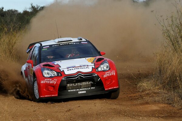 Citroën a pris le virage en participant au rallye