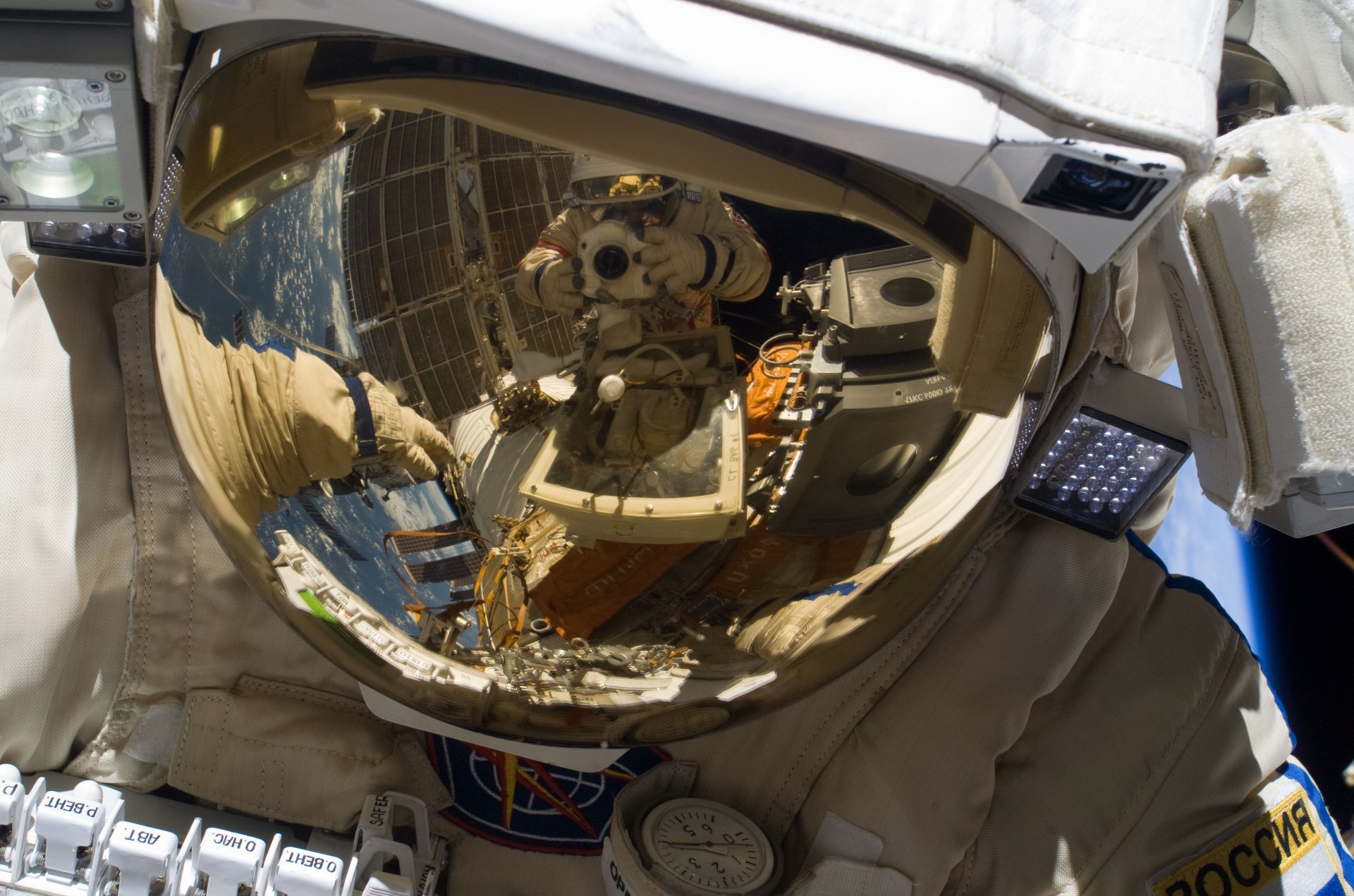 casco espacio traje espacial orlan mk reflexión cosmonauta ruso