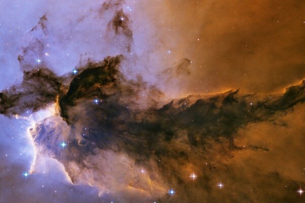 Вид из телескопа на космический черный туман