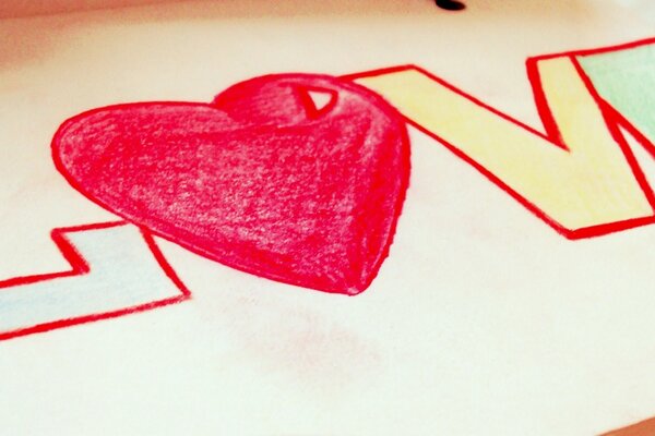 L inscription Love est faite au crayon rouge