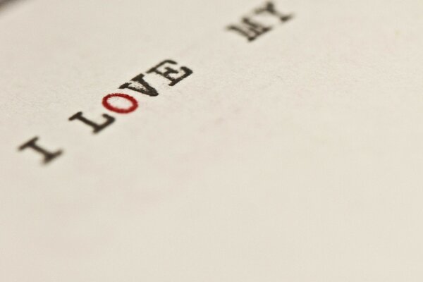 Inscription en caractères de journal i love