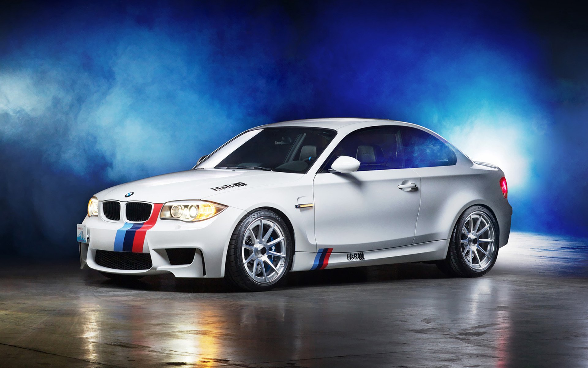 Картинки бмв. BMW 1m Coupe. BMW m1. BMW 135i Coupe гоночная. BMW m1 2012.