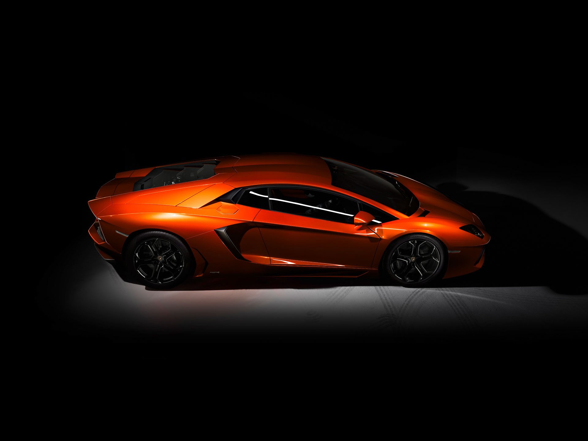 lamborghini aventador lp-700 naranja oscuro vista lateral