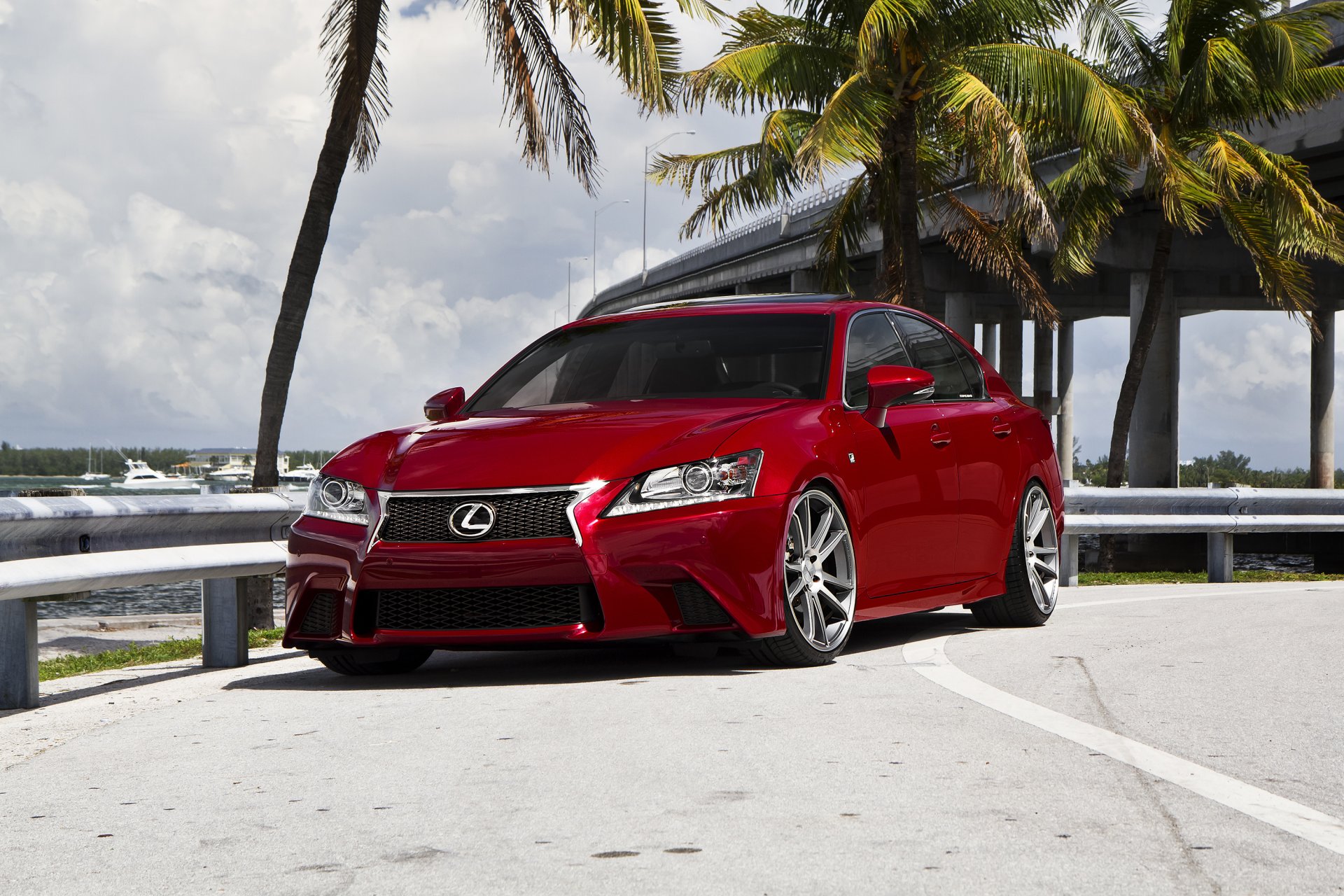 lexus gs f rosso messa a punto