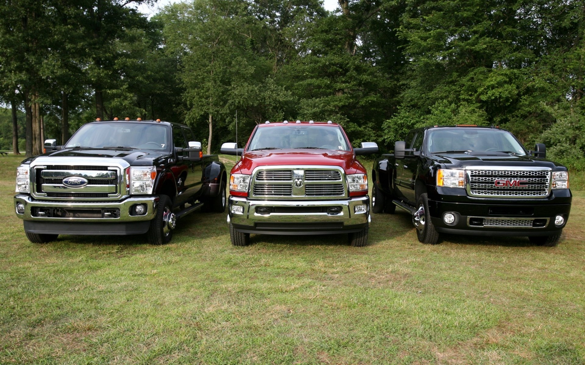 ford f450 super duty et esquiver ram heavy duty crew cab gmc sierra denali hd ta dodge jiamsi pick-up jeep avant arbres fond