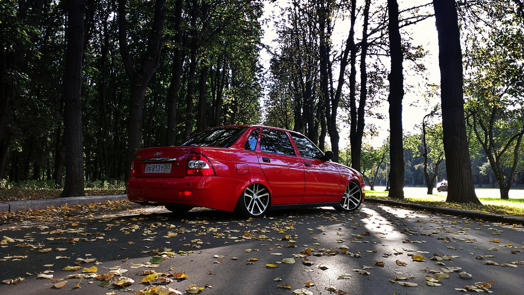 lada 2170 priora priora rosso dischi molto strada foglie