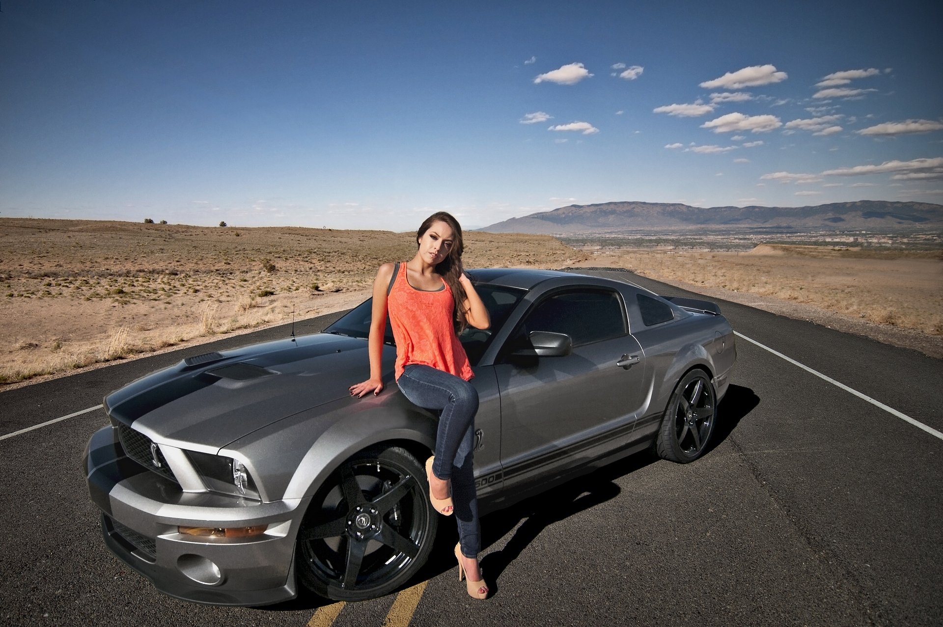 ford mustang shelby gt500 carretera desierto chica