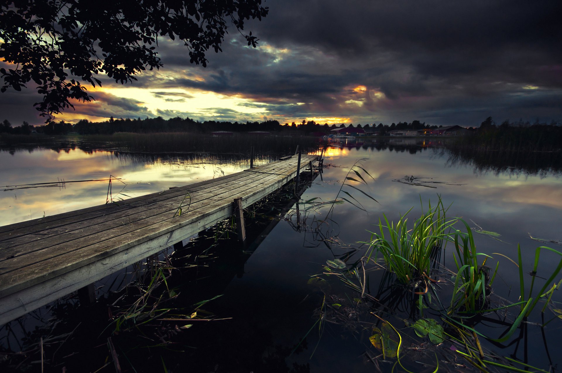 nature soirée maisons rivière lac