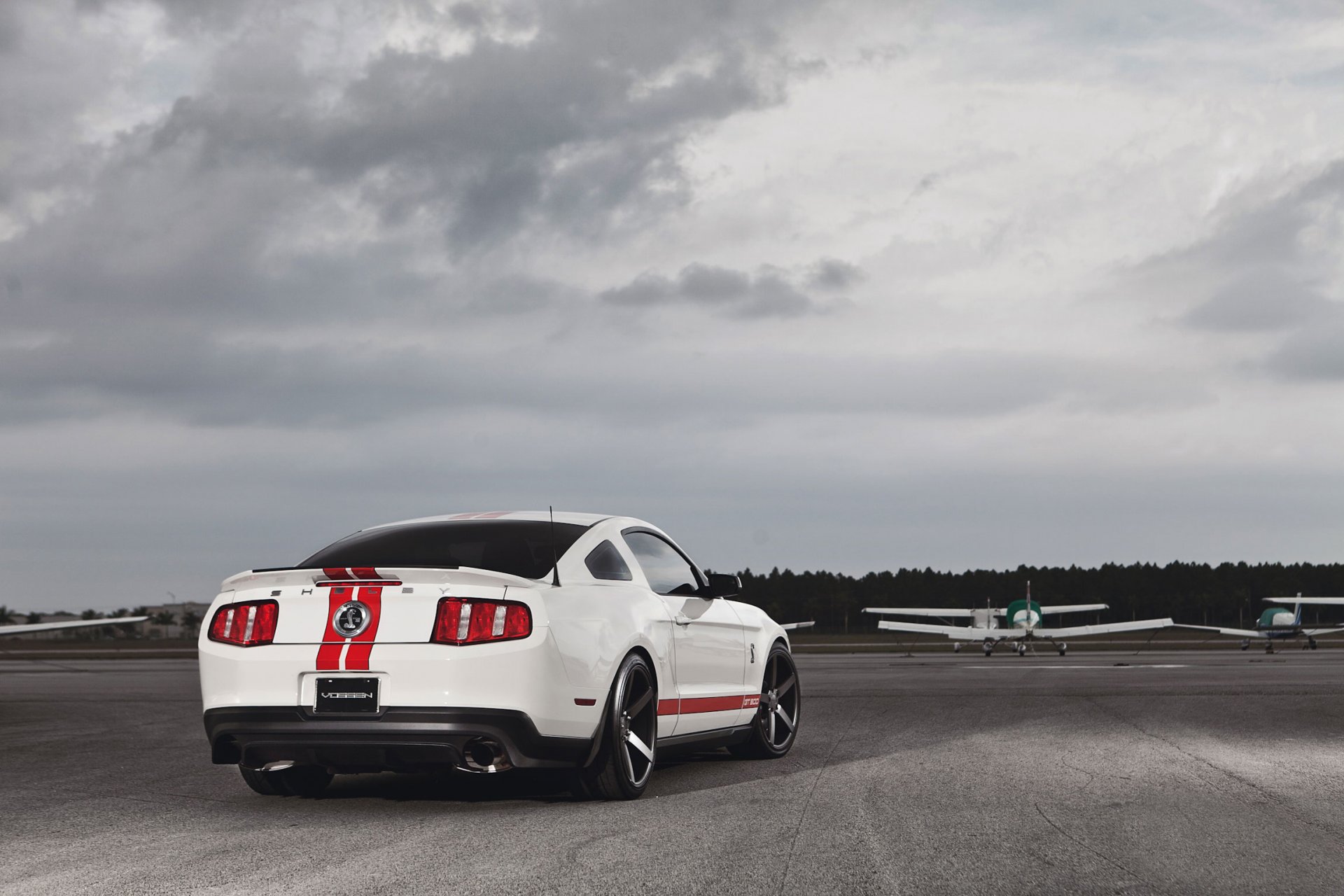 ford mustang gt500 shelby coche del músculo blanco muscle car rayas rojas avión