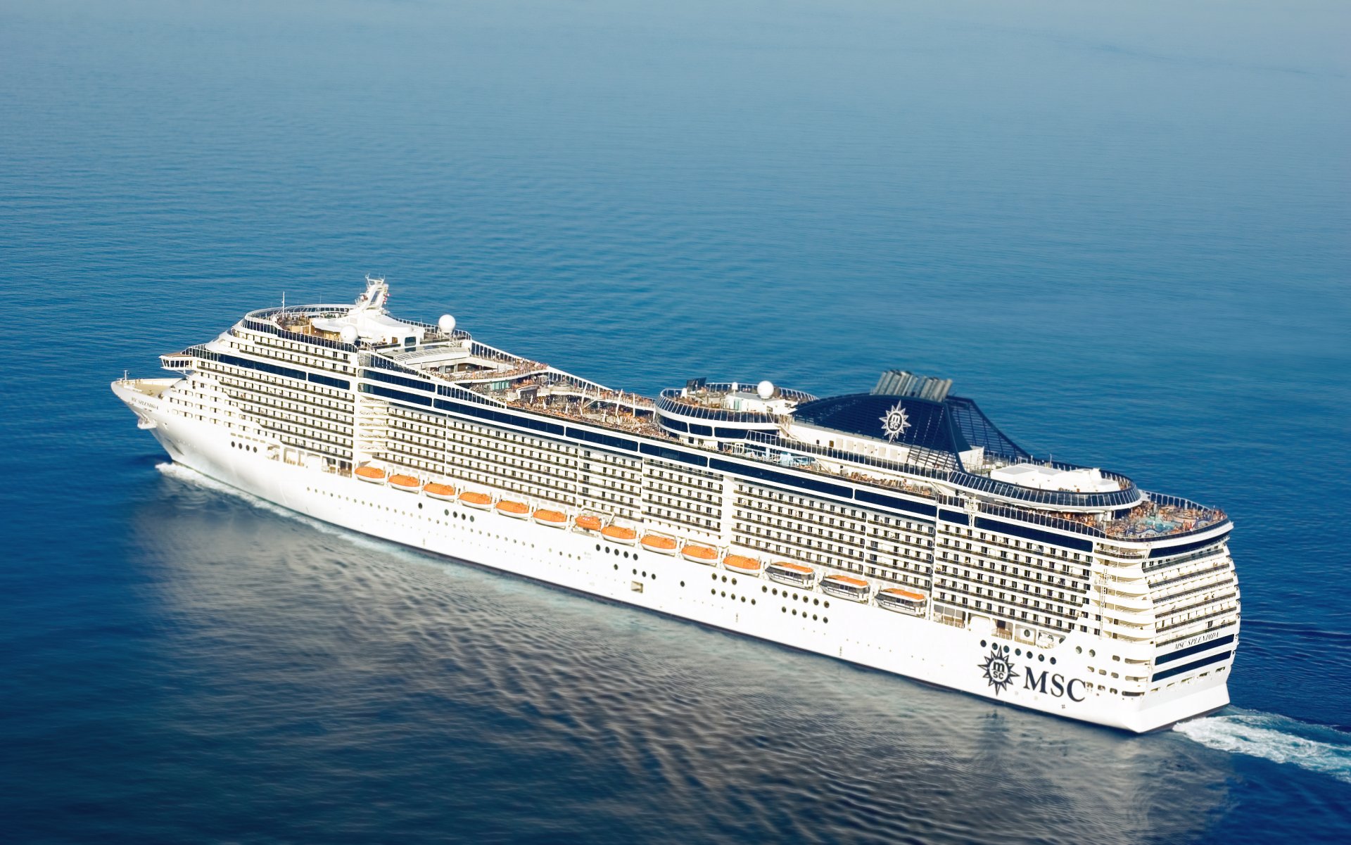 msc splendida nave passeggero in movimento mare acqua liner