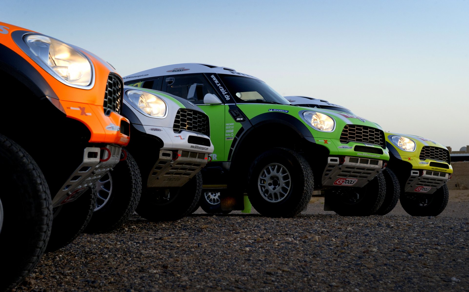 mini cooper mini mini cooper x-raid auto dakar rally quattro arancione bianco verde giallo fari suv rally