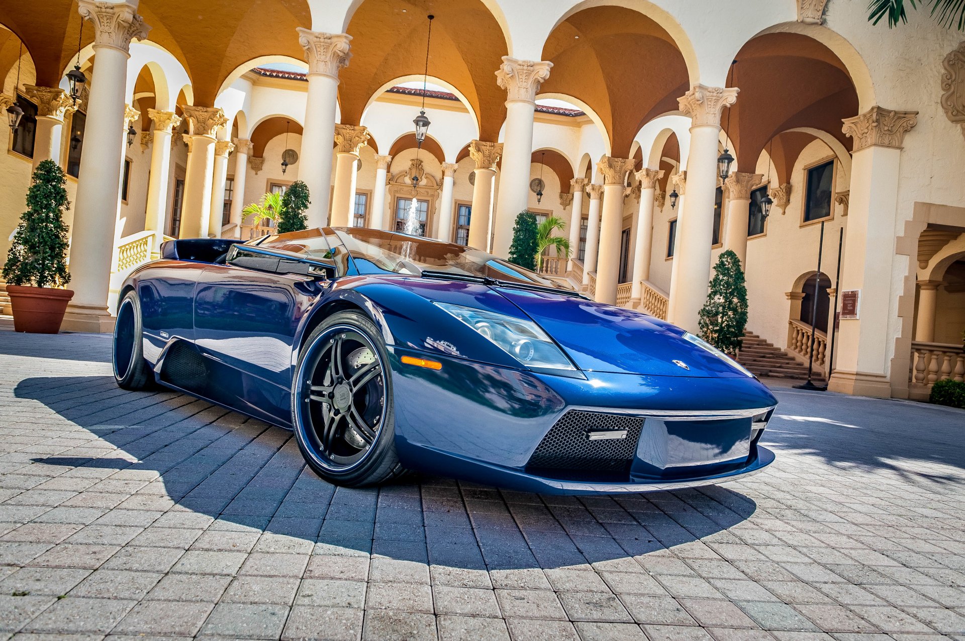 palazzo colonne auto blu supercar tuning glitter riflessione