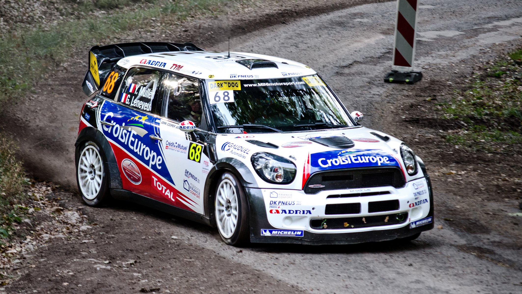 mini cooper mini mini cooper auto bianco auto wrc rally turno corsa sport