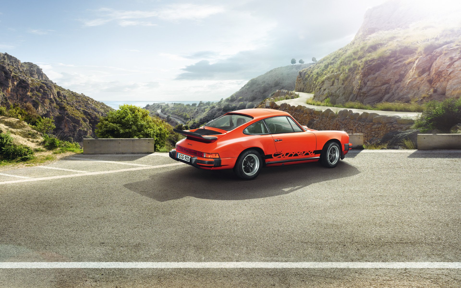 porsche 911 carrera 3.2 coupe 1984 porsche carerra rückansicht straße berge himmel