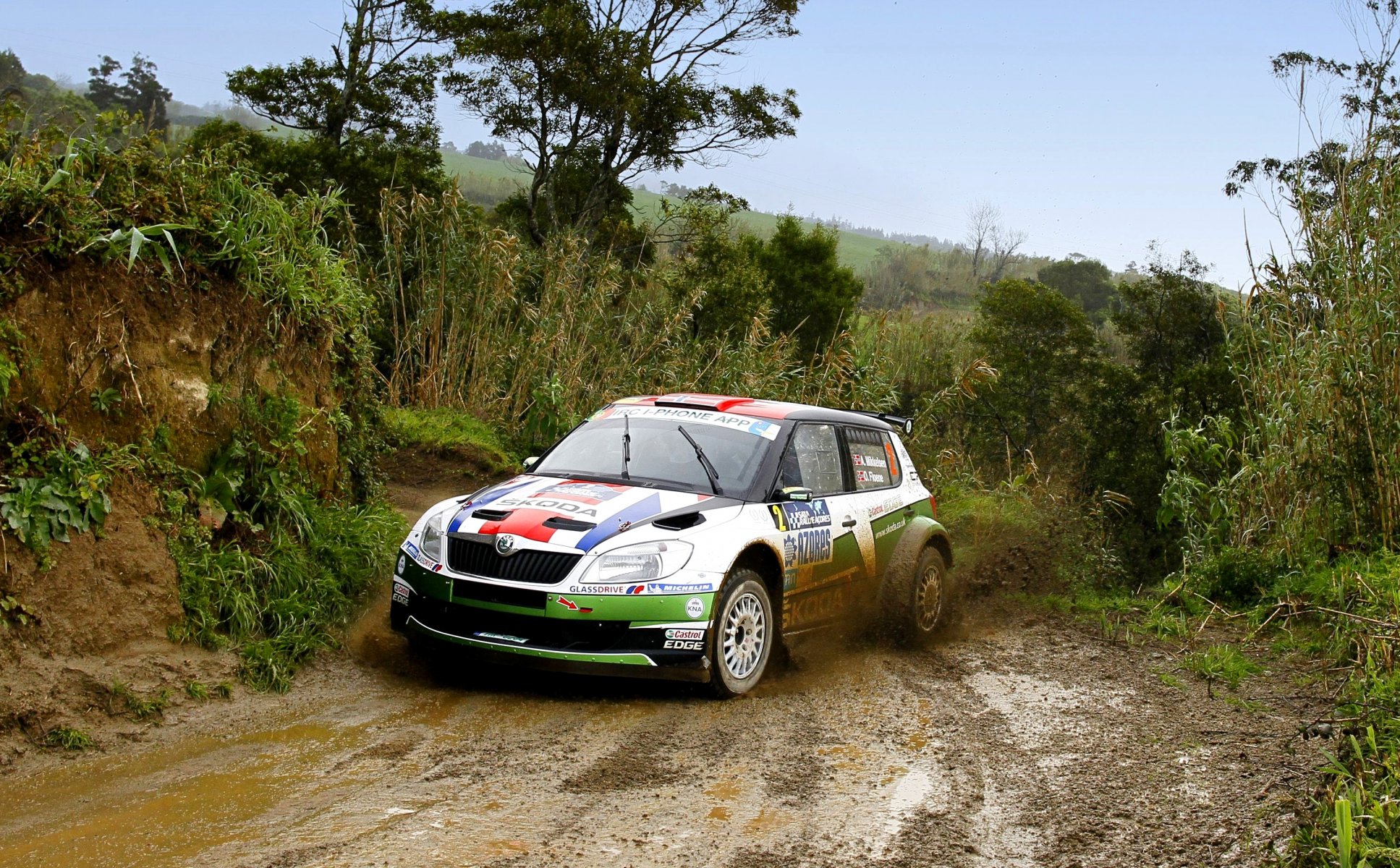 koda fabia rallye wrc rallye skoda fabia auto sport course avant boue