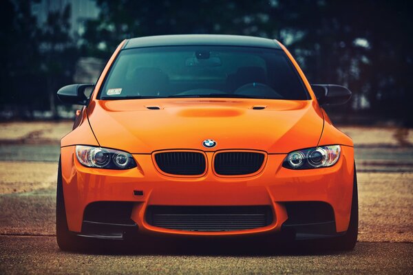 Bmw orange Vorderansicht