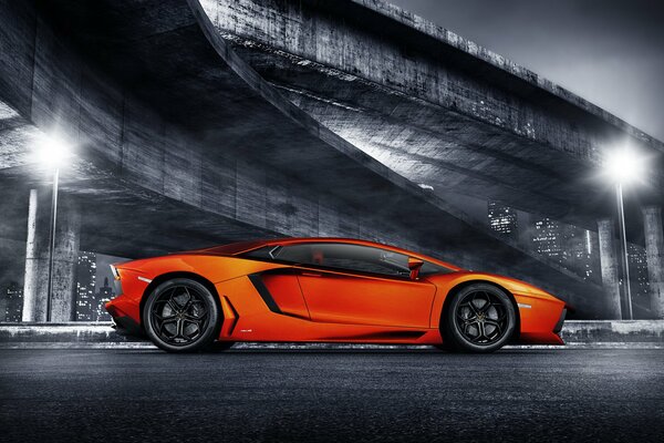 Voiture de course lamborghini aventador rouge orange