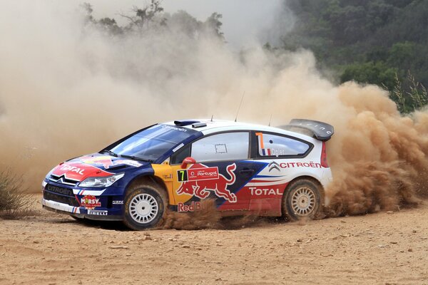 Citroën compite en el desierto de arena