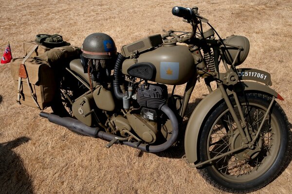 British motorcycle of the Second World War BSA M20 protective coloring
