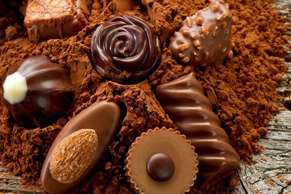 Chocolates dulces en cacao desmenuzado