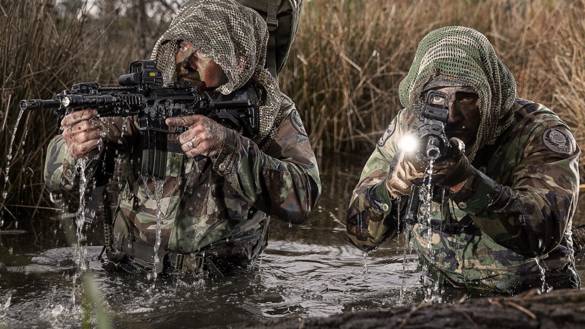 armas agua soldados