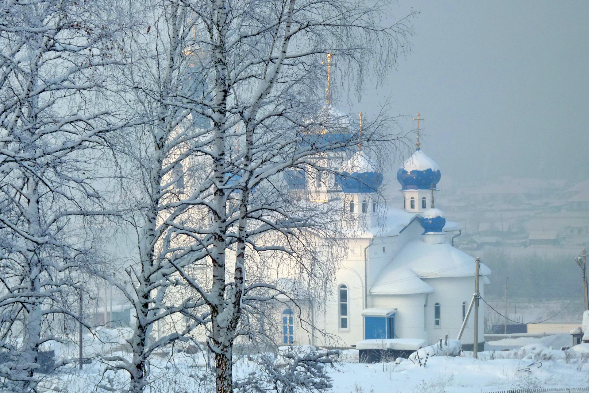 chiesa inverno neve