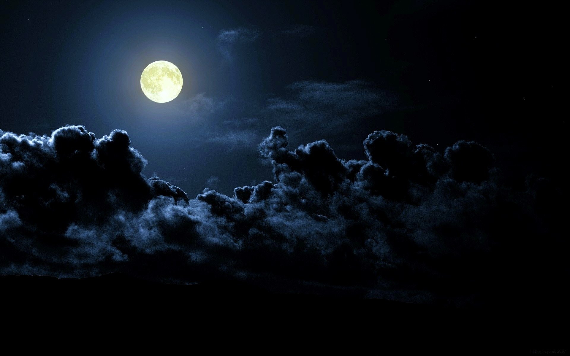 nubes noche luna