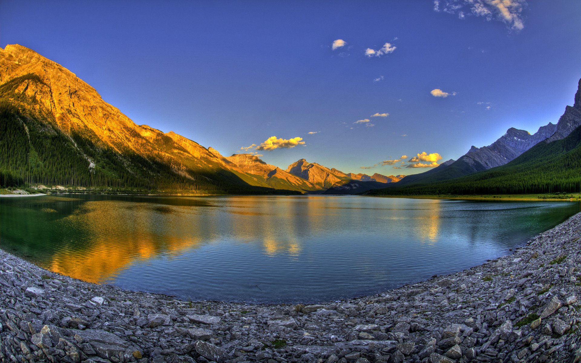 lago montagne tramonto canada