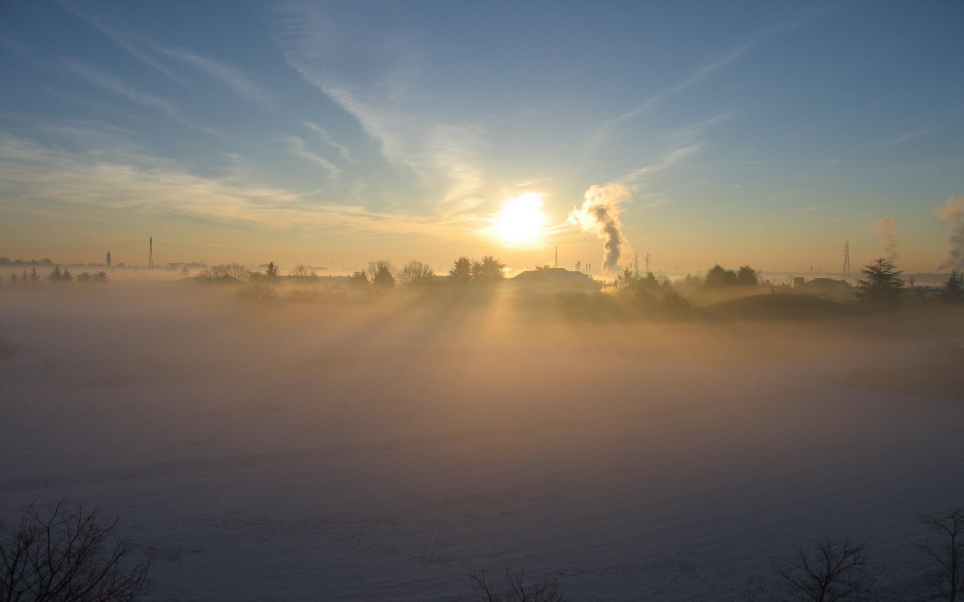 hiver neige brouillard soleil village fumée