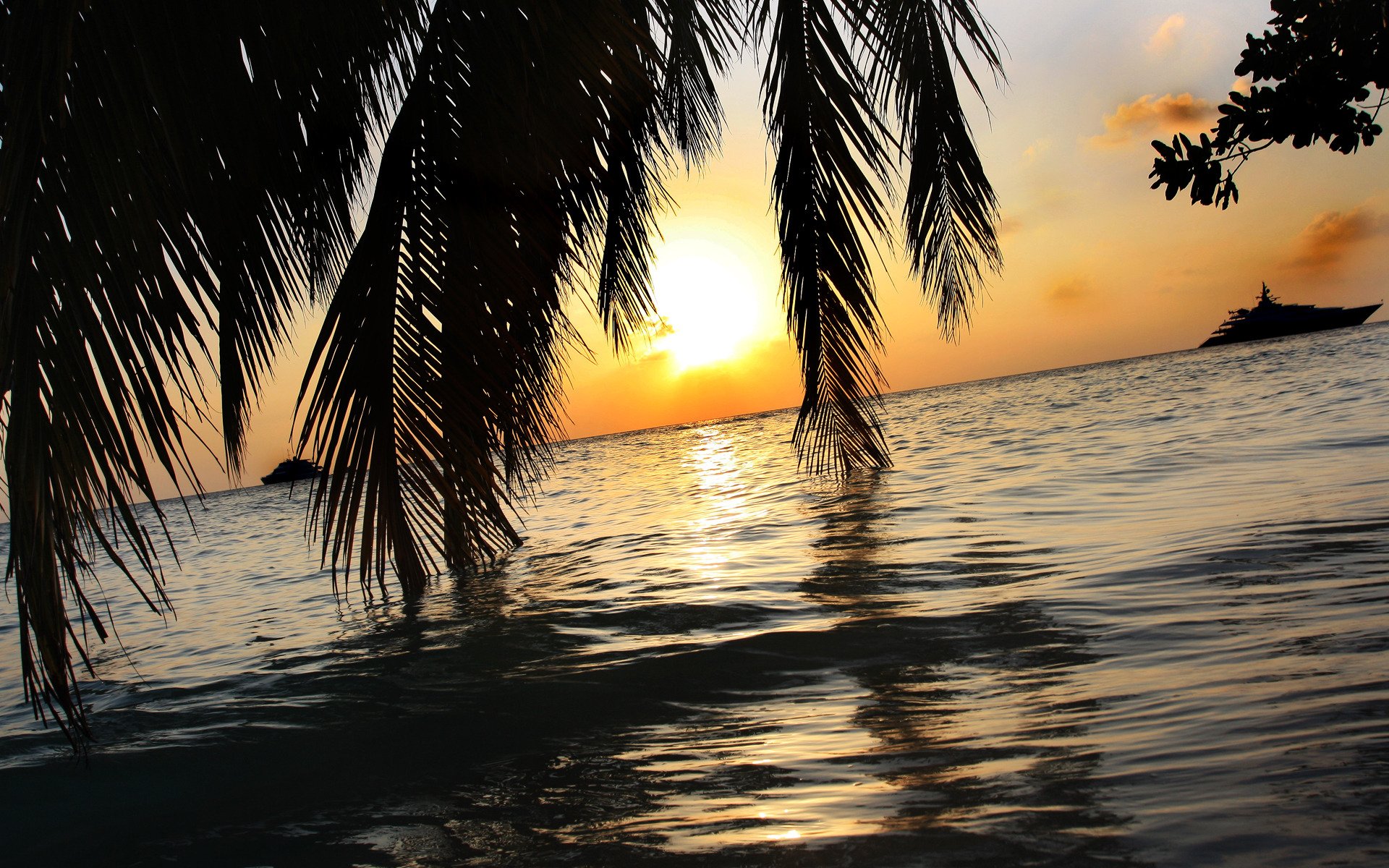 bandos isola maldive isola bandos tramonto mare palme yacht sole cielo vacanze