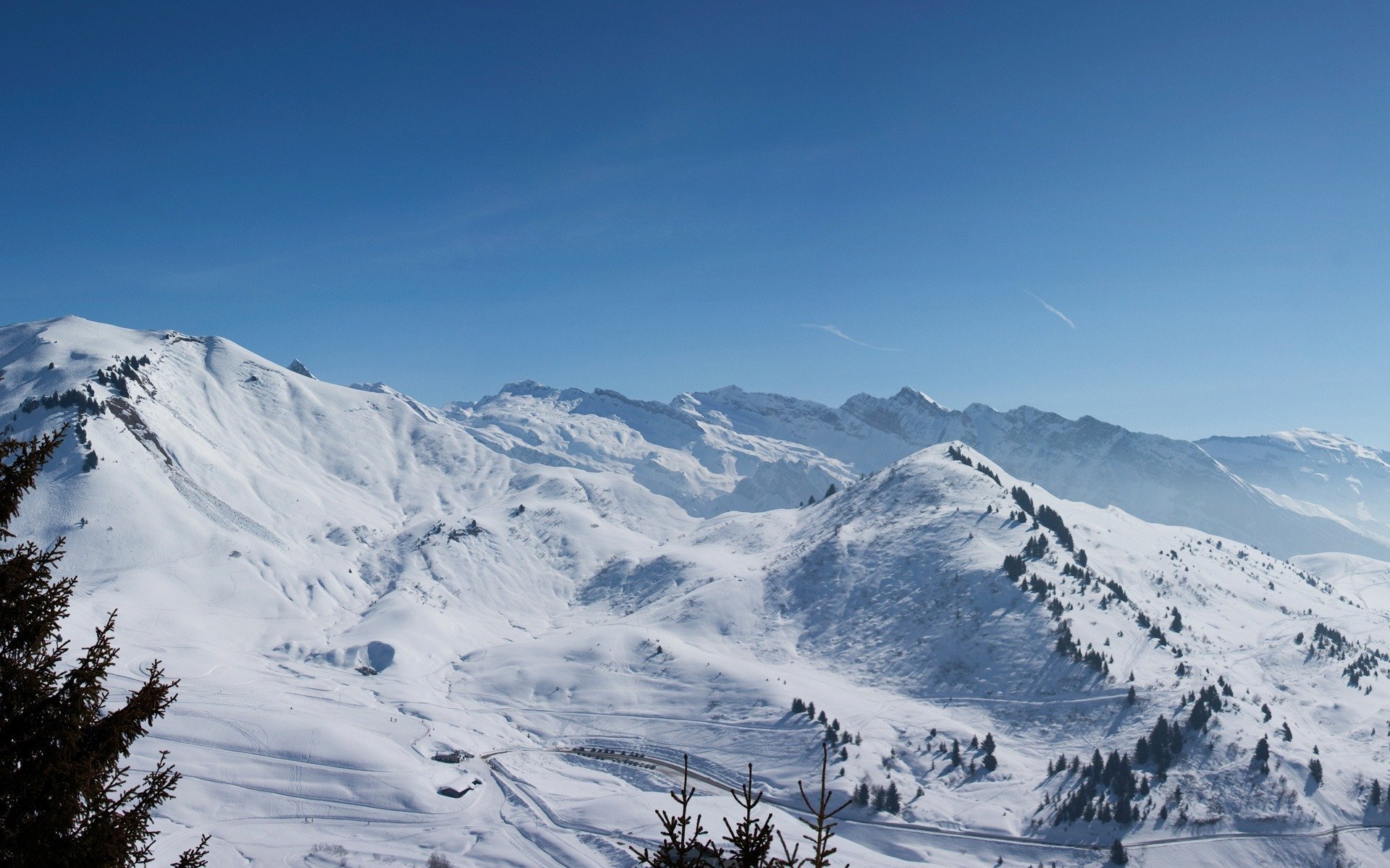 montagnes enneigées hiver ciel